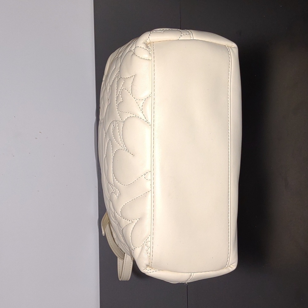 Betsey Johnson Faux Leather Cream Heart Detail Purse Handbag - Picture 7 of 10